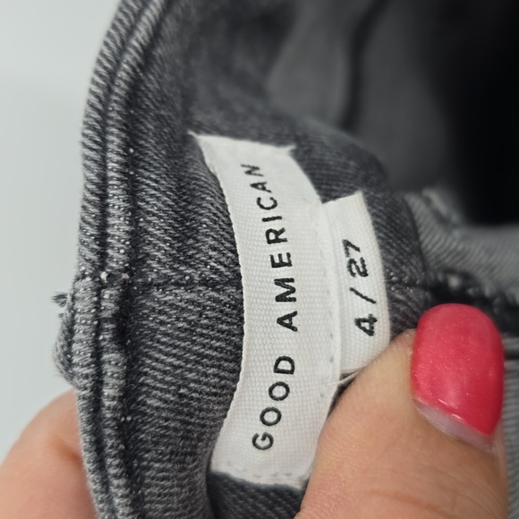 Good American Good Curve Skinny Cropped Raw Hem Womens Jean's Gray Size 4/27 - Picture 7 of 8